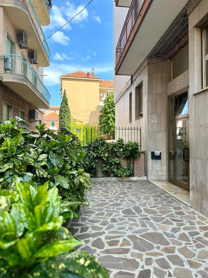 Hostdomus - Casa Corallo Alassio Exterior photo